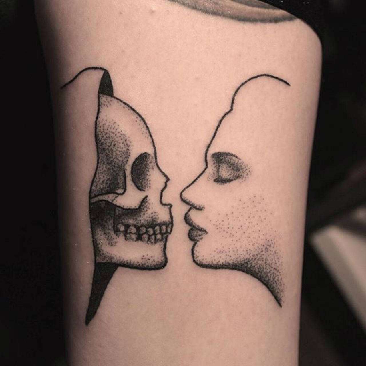 thievinggenius:  Tattoo done by Brendon James. https://www.instagram.com/welfare_dentist/?hl=en