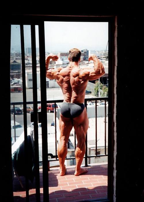 malemusclebutts:  teamxtremotivation:  Follow us Now || Click here to Submit || Join XtreMotivation || Visit Online Store   Perfect lighting.