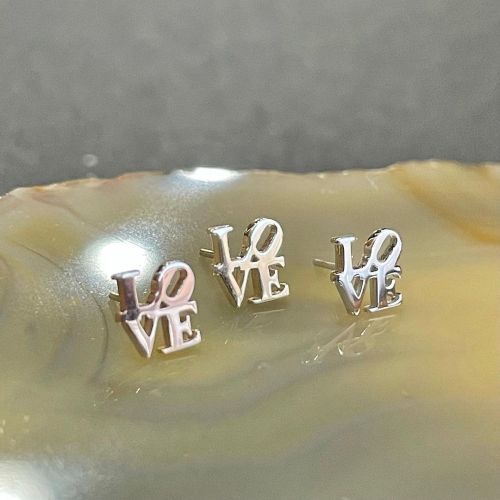 New Love Park threadless ends from @junipurrjewelry in yellow, rose, and white gold arrived!Come and