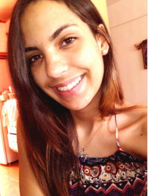 loiony: causeitsfun69: These lovely feet belong to this little latina  I just love beautiful feet❤Do