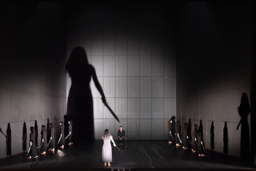 parmandil:Robert Carsen’s production of Iphigénie en Tauride at the Théâtre des Champs-Elysées, 2019