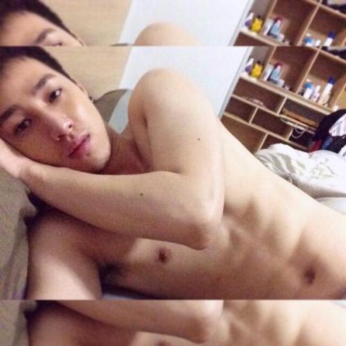 asianmalerox:0805ivan: 好誘人的泰國大粗屌, 好想一口吞下  http://asianmalerox.tumblr.com/ 