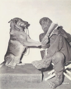 beautyandterrordance:  Lon Chaney Jr. and Moose, having a serious dog-wolf talk, on the set of The Wolf Man (1941).  So apparently there&rsquo;s a full moon tonight