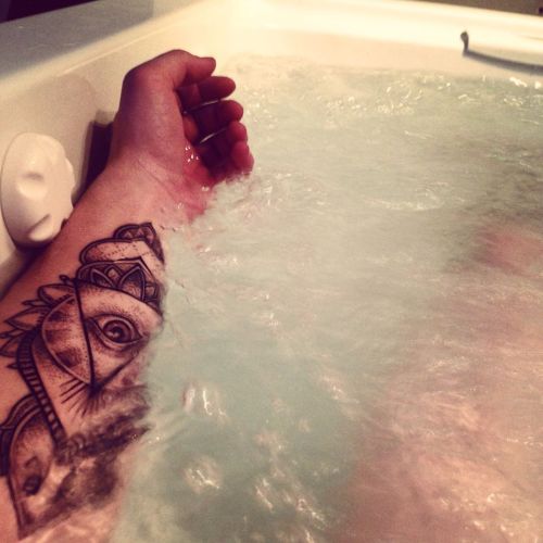 tattooed-goddesses:  just me my tattoo and a Jacuzzi tub