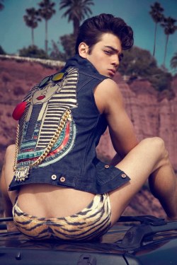 allsidesofmen-gay-ass:  Scott Gardner