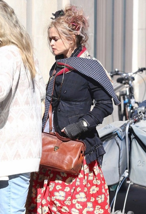 Helena Bonham Carter strolling around New York. | 14/10/16.So Helena is sporting the cutest hair sty