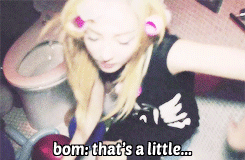 blondechan:  dara makin closing a toilet seat look sexy(??) 