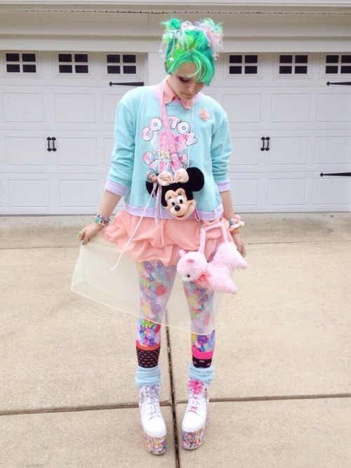 mahouprince:  your friendly neighborhood space prince stopping in for a visit~~! I’m totally feeling this coord today !!