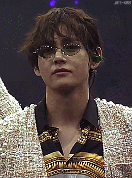 jins-kiss:  with a smirk like that…