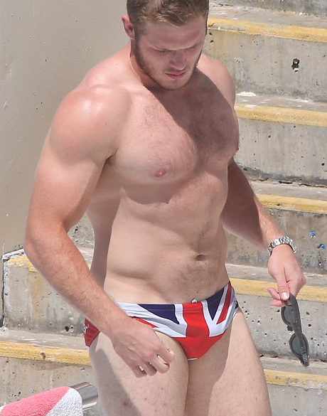 silverskinsrepository:  Rugby: Tom Burgess, 6′4 264lb