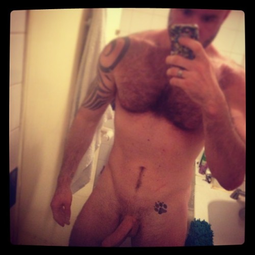 beefst:  edu-dudu:  gay pornstar Justin King! ♥ ♥  He really needs to stop doing the duckface thing…