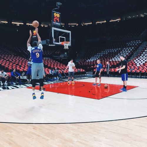 officialwarriors:  ‪Dubs at work. #StrengthInNumbers ‬
