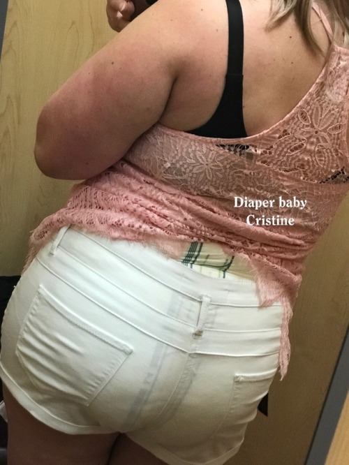 diaperbabycristine: This was one of he favorite outfits I tried on today. I love how the L4 can be s