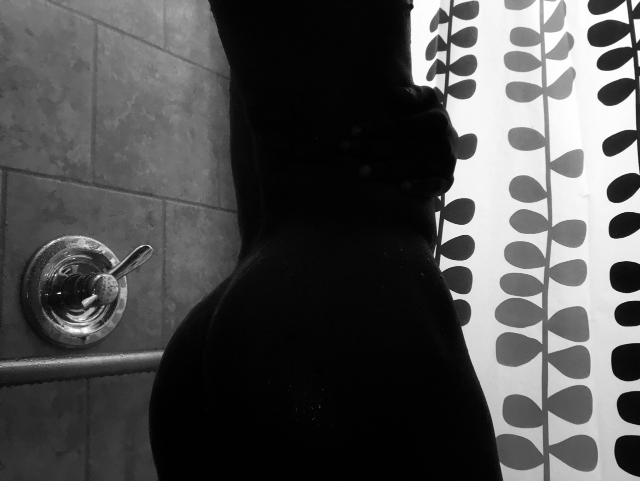 yeahthenumber:  silhouette.. body like butter.