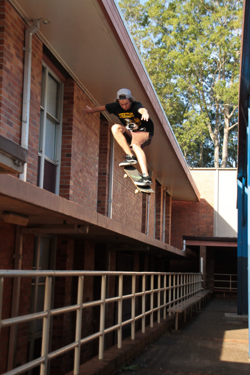 astallation-creations: Roof gappin 