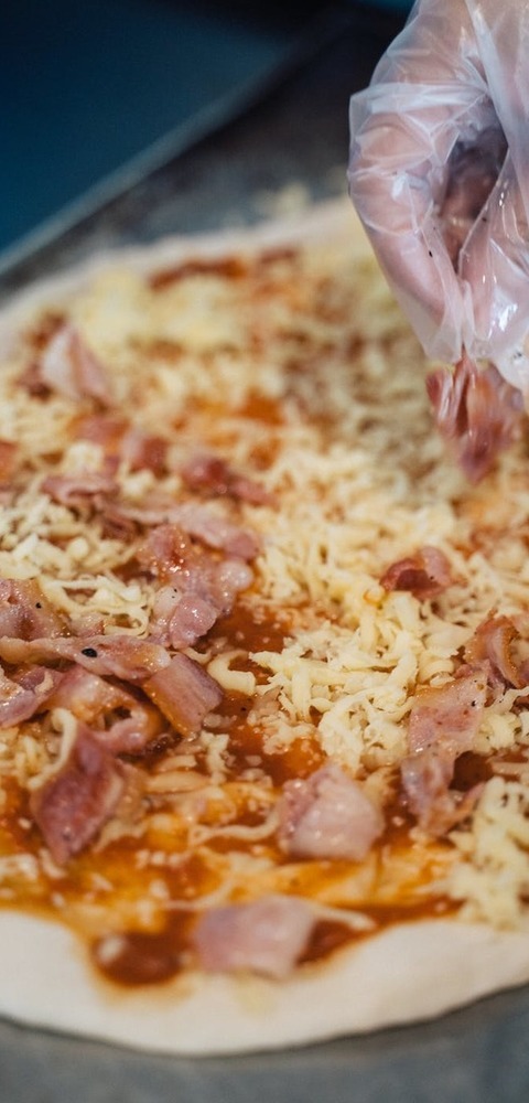 Mozzarella Cheese And Bacon Pizza Recipe