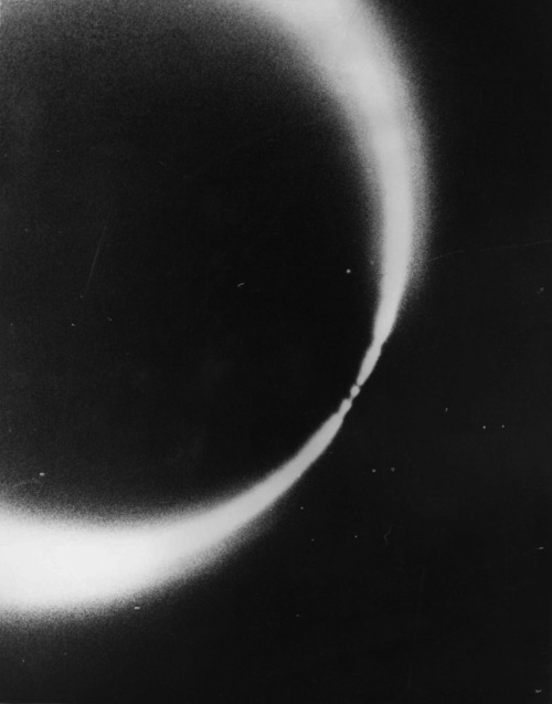 retrofutureground:Unknown photographer, “Moon eats Sun” Solar eclipse South of Tokyo Bay, 24/04/1958