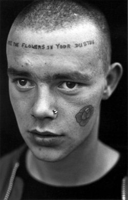 betweenyourthoughtsandmine:  stunning portrait by Derek Ridgers taken in 1982 in the UK