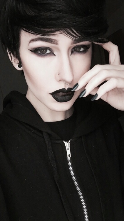 Porn Pics mxkahel:  *Kills 4 men w/ that makeup* 