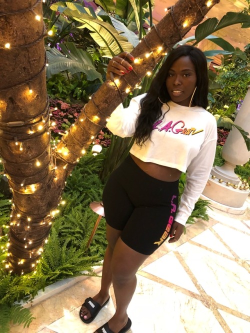 missbuttercupifurnasty:  dwntwnpuccibrown:  I havent posted a pic on tumblr in a while… Yall havent missed shit but my body been flourishing and Ive been looking amazing as always.  Hello beautiful 