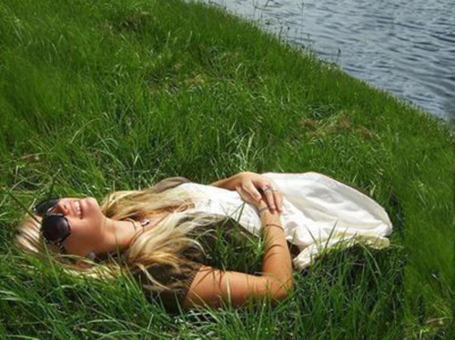 what do you think about this attempt?The grass looks pretty okay,the edge where her dress ends also 