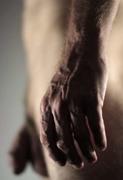 thethreadofawe: Hands… Such amazing points of connection between two people…