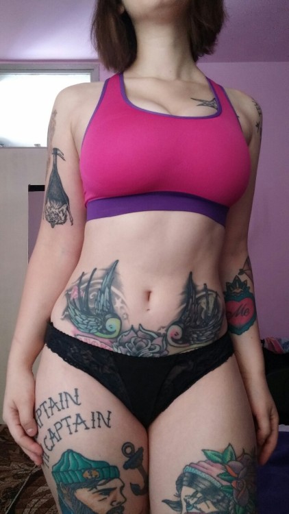 Porn photo royeah:  I got a new sports bra and im feeling