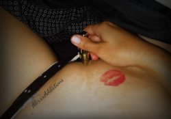 alexxxaddictions:  When he’s on a date, I like to imagine what they are doing while I play with myself.    Http://alexxxaddictions.tumblr.com 💋