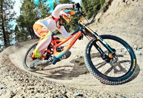 johnnybike: marinaferrari: Curta/Like 2 Rodas Miss