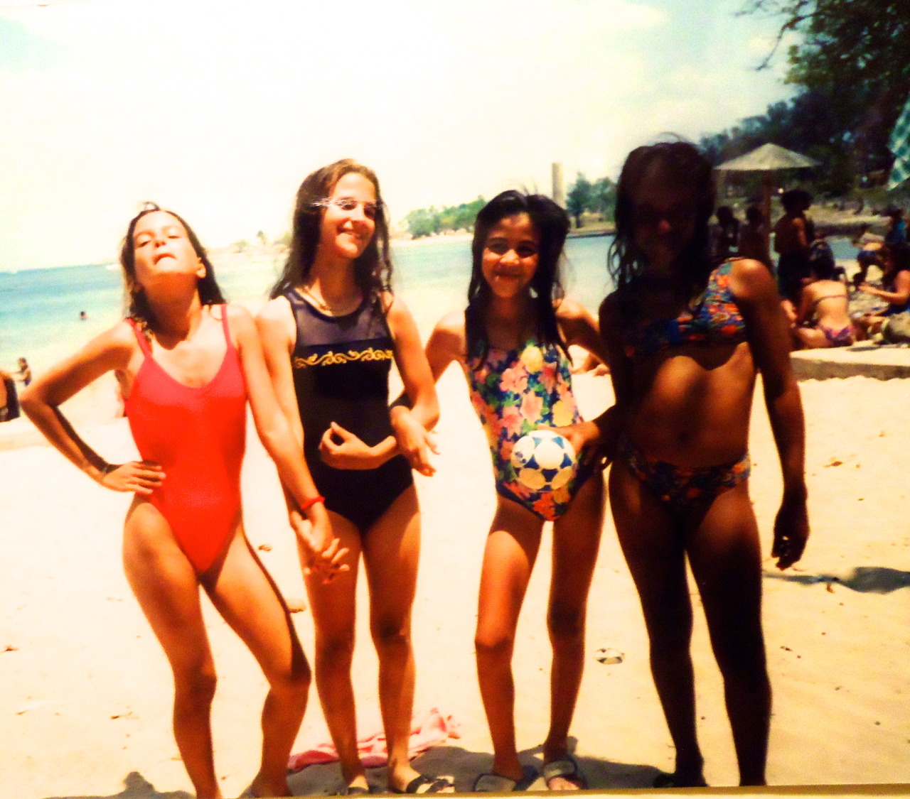 bloodyqueefs:  Her are some more of my favorite childhood Cuba photos. As you can