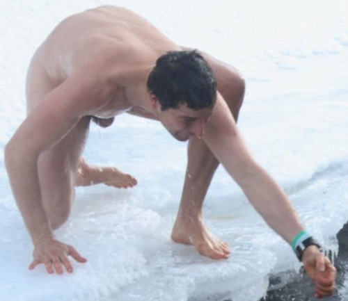 nakedmalecelebs1:  Bear Grylls NAKED  
