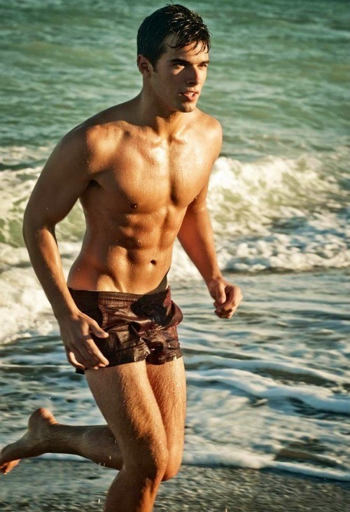 thehottestblokes:  thehottestblokes.tumblr.com 