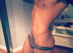 iloveazz89:  iloveazz89.tumblr.com   To submit ass pics send them to KIK : topjerzee.