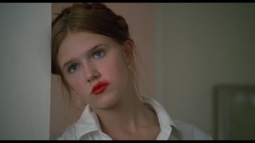 dirtyyybongwater:Screen caps from Lolita (1997)