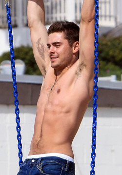 malecelebpits:  Zac Efron