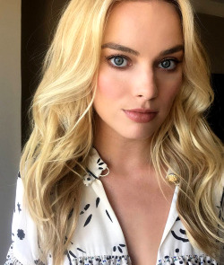 marvelousrobbie:   patidubroff Last Day of a Whirlwind Summer of Touring with this Stunning Beauty #margotrobbie 💋💋💋 #makeupbypati hair &amp; 📷 @sarahpotempa styling @kateyoung 