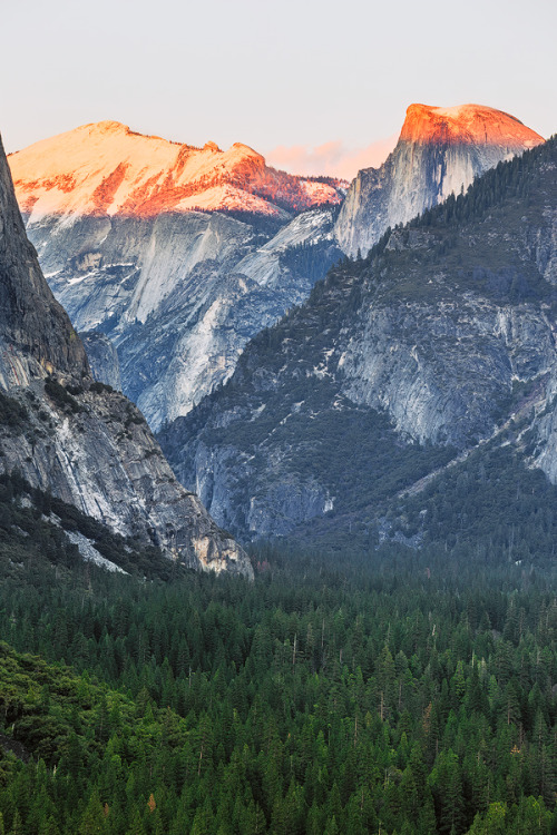 Tunnel View overlook in Yosemite National Park