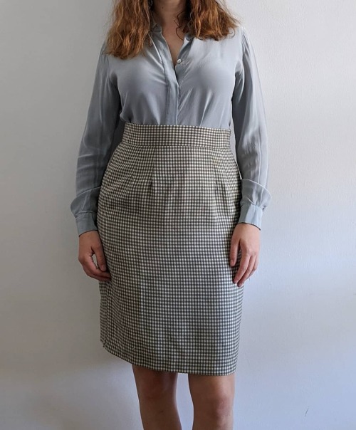 Checked Secretary Skirt . . #vintageclothes #lazygirlsunday #vintage #vintagestore #vintageapparel #