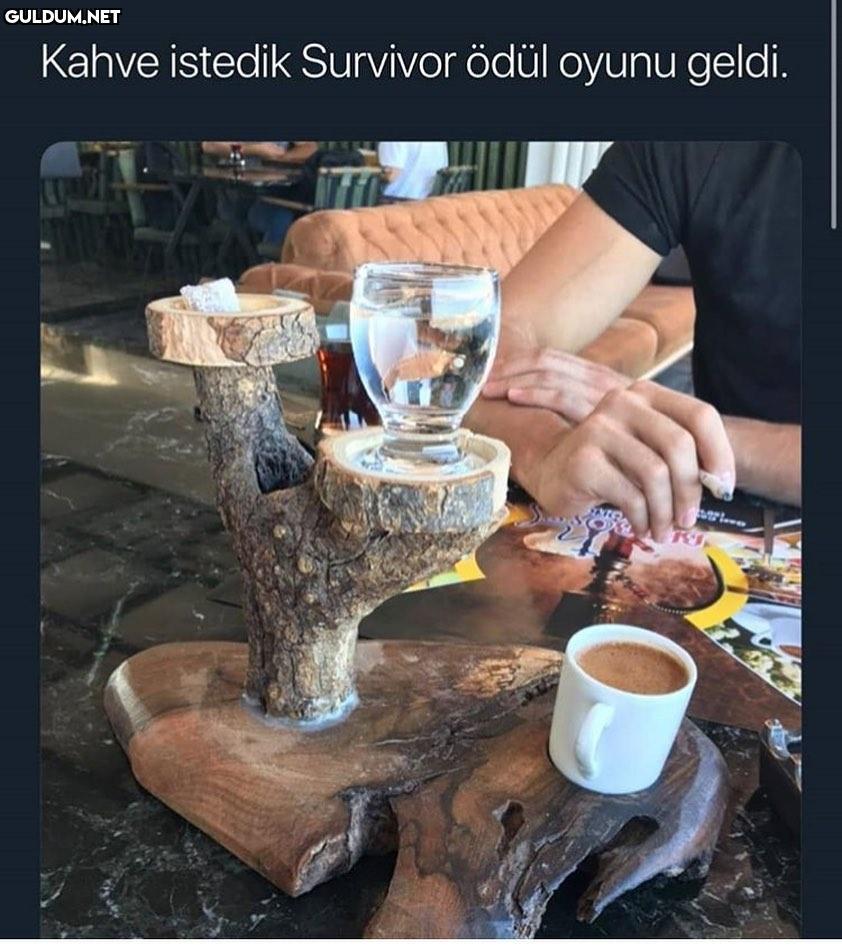 Hayim kahveyi düşürdüüü...