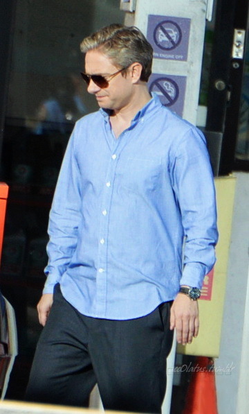 acc0latus:☐ Martin Freeman filming in Puerto Rico.