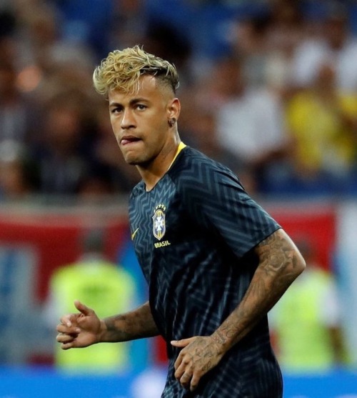 heartsoftruth: Neymar debuting his new hairstyle | 17.06.18