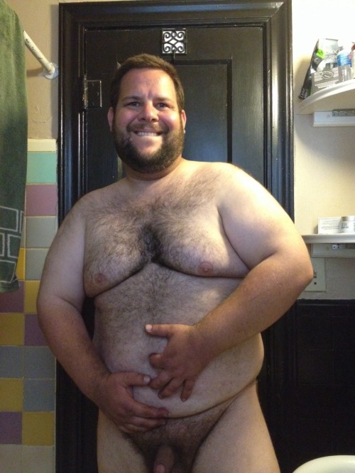 gordo4gordo4superchub:  okcbigbear:  Tummy Tuesday. I got very dirty at work today. And my god, look at my farmer’s tan!!  Also, I don’t know why I stuck my finger in my belly button.  Sexy