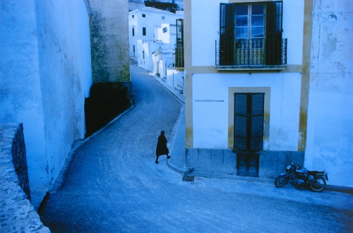 fotojournalismus:Ibiza Woman, 1961.Photo by Pete Turner