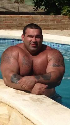 bigluvbear:  yoquierouno: Fredi González the human beast   Nice smile.