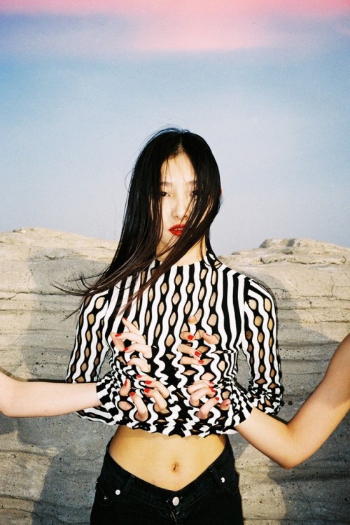 XXX oxidi:  Ren Hang photo