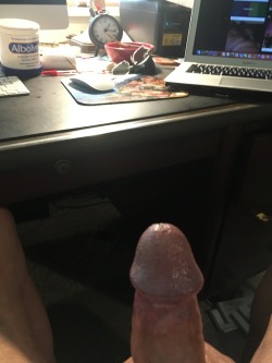 malebate:Me edging to porn with fellow bator @horned-hare