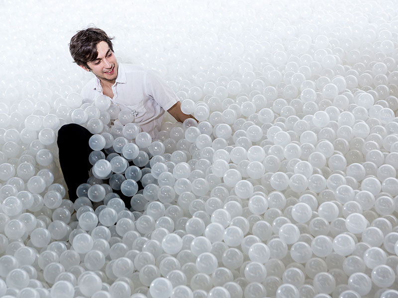 wnq-writers:  culturenlifestyle:A 10,000 Square Foot Ball Pit Located Within Museum