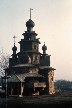 ohsoromanov:    Outskirts of Moscow, 1974. (x)   