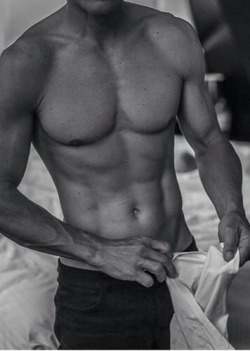 iamflawedlove:  Image via We Heart It https://weheartit.com/entry/162737288 #abs #boy #boyfriend #fit #fitness #gym #Hot #inlove #men #OMG #workout