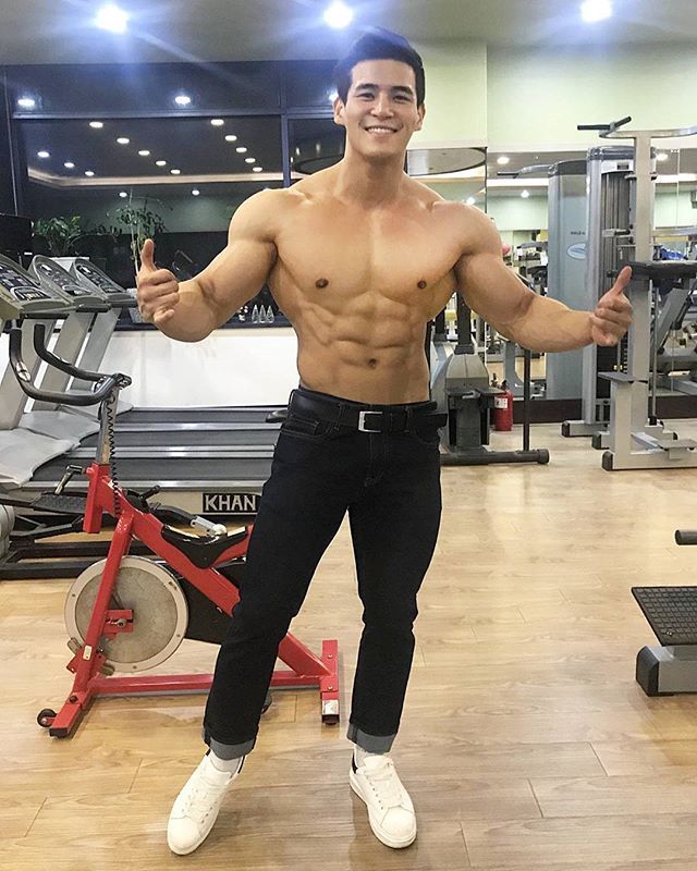  Musclemania Pro Jun Choi (최성준)   